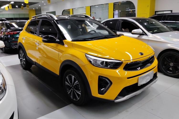 Used Kia kx1 Stonic 2021 1.4L CVT Fun & Sunroof Model Front Right 45 Deg
