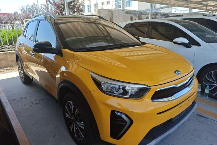 Used Kia kx1 Stonic 2021 1.4L CVT Fun & Sunroof Model Front Right 45 Deg