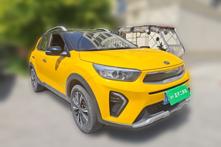 Used Kia kx1 Stonic 2021 1.4L CVT Fun & Sunroof Model Front Right 45 Deg