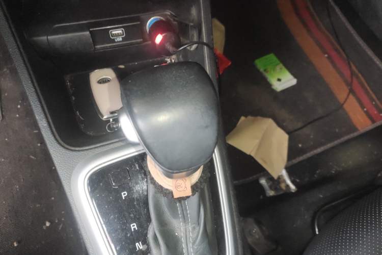 Used Kia kx1 Stonic 2021 1.4L CVT Fun & Sunroof Model Gear Lever