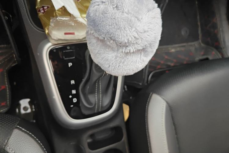 Used Kia kx1 Stonic 2021 1.4L Automatic Fun & Sport Edition Gear Lever