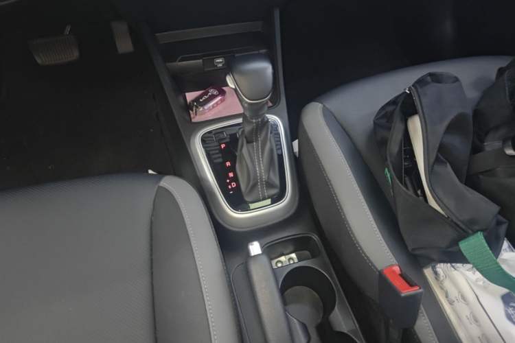 Used Kia kx1 Stonic 2021 1.4L CVT Sunroof Model Gear Lever