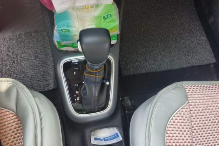 Used Kia kx1 Stonic 2021 1.4L CVT Fun & Sunroof Model Gear Lever