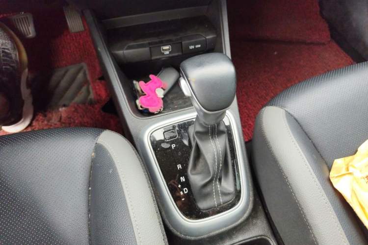 Used Kia kx1 Stonic 2021 1.4L CVT Sunroof Model Gear Lever