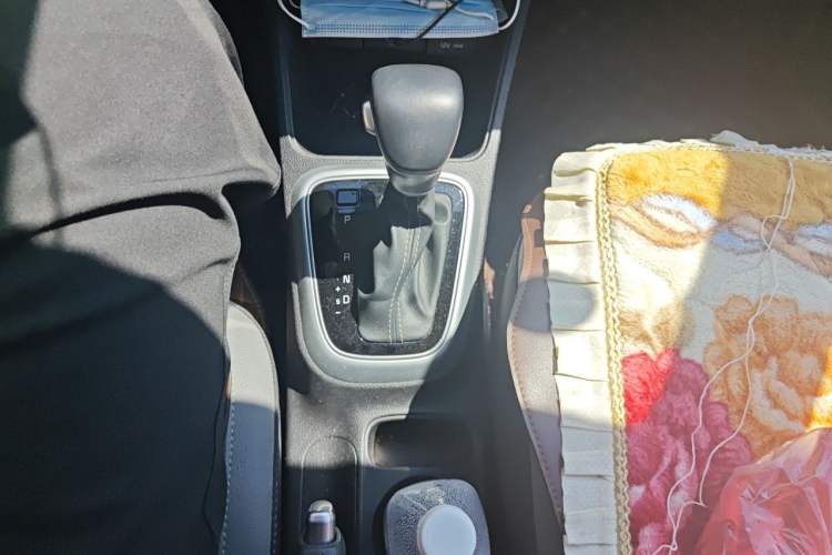 Used Kia kx1 Stonic 2021 1.4L CVT Fun & Sunroof Model Gear Lever