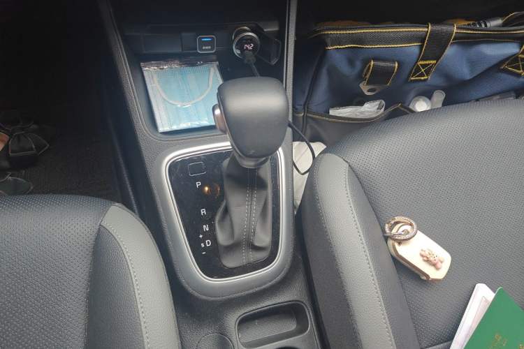 Used Kia kx1 Stonic 2021 1.4L CVT Fun Edition Gear Lever