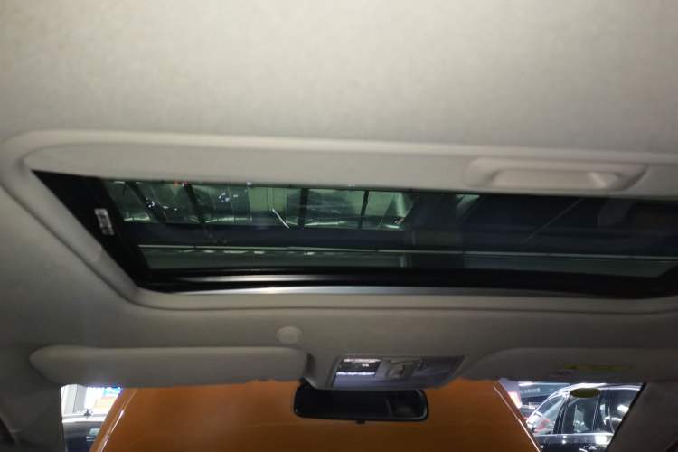 Used Kia kx1 Stonic 2021 1.4L CVT Sunroof Model Headliner