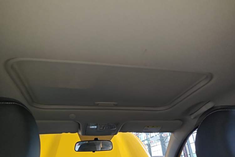 Used Kia kx1 Stonic 2021 1.4L CVT Fun & Sunroof Model Headliner