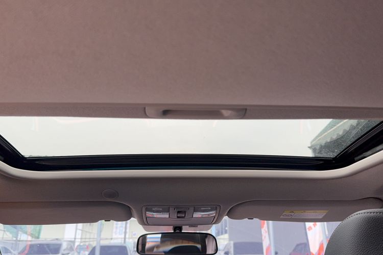 Used Kia kx1 Stonic 2021 1.4L CVT Fun & Sunroof Model Headliner