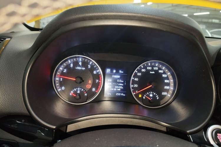Used Kia kx1 Stonic 2021 1.4L Automatic Fun & Sport Edition Instrument Cluster