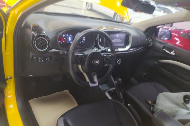 Used Kia kx1 Stonic 2021 1.4L Automatic Fun & Sport Edition Interior 2