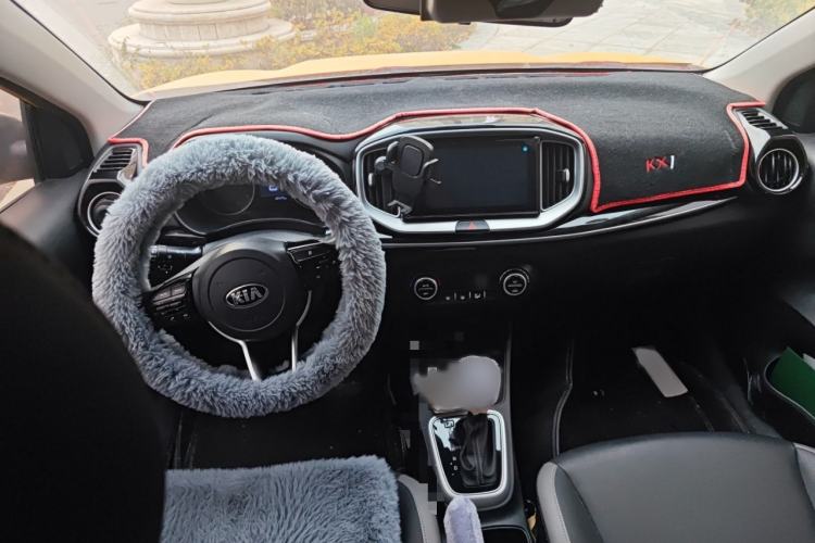 Used Kia kx1 Stonic 2021 1.4L Automatic Fun & Sport Edition Interior 2