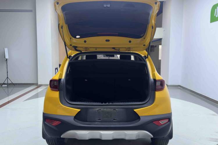Used Kia kx1 Stonic 2021 1.4L CVT Sunroof Model Interior 8