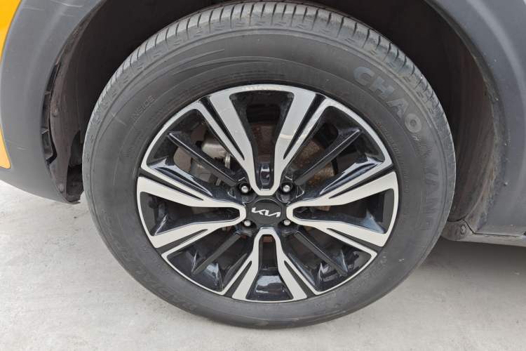 Used Kia kx1 Stonic 2021 1.4L CVT Sunroof Model Left Front Wheel Hub