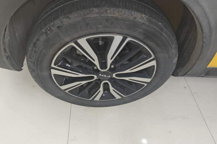 Used Kia kx1 Stonic 2021 1.4L CVT Sunroof Model Left Front Wheel Hub
