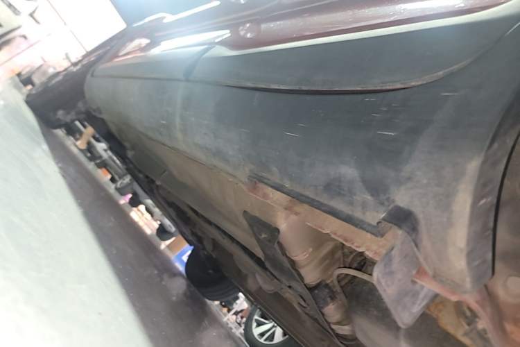 Used Kia kx1 Stonic 2021 1.4L CVT Fun & Sunroof Model Left Side Sill