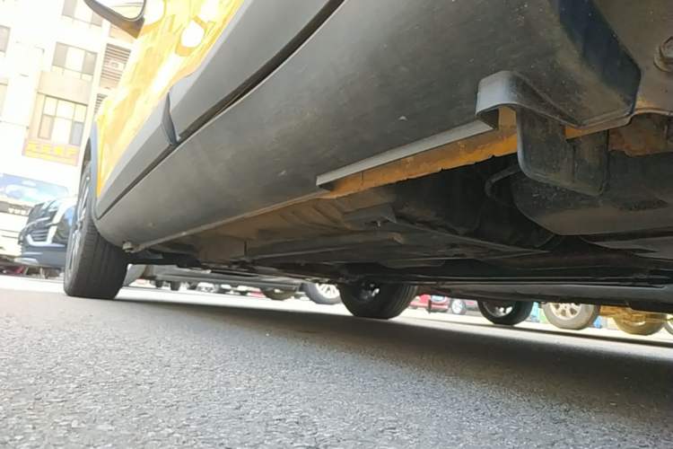 Used Kia kx1 Stonic 2021 1.4L CVT Sunroof Model Left Side Sill