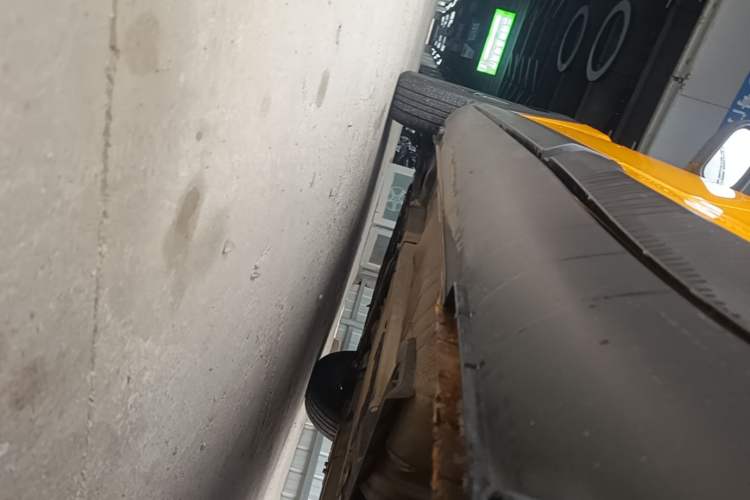 Used Kia kx1 Stonic 2021 1.4L CVT Fun & Sunroof Model Left Side Sill