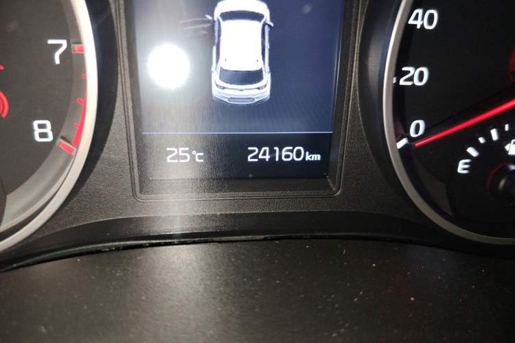 Used Kia kx1 Stonic 2021 1.4L CVT Sunroof Model Odometer Close Up