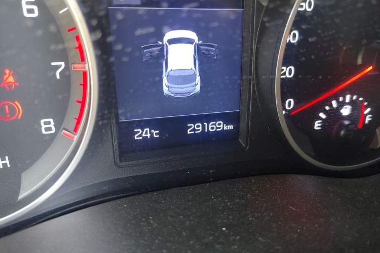 Used Kia kx1 Stonic 2021 1.4L CVT Fun & Sunroof Model Odometer Close Up