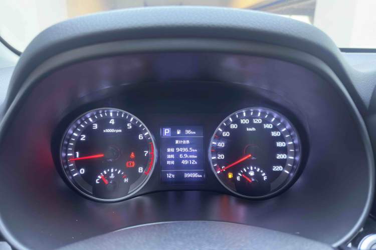 Used Kia kx1 Stonic 2021 1.4L CVT Sunroof Model Odometer Close Up
