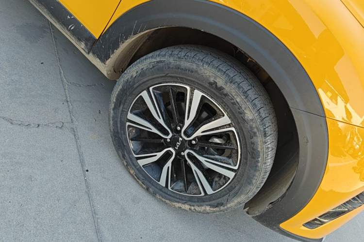 Used Kia kx1 Stonic 2021 1.4L CVT Sunroof Model Right Front Wheel Hub