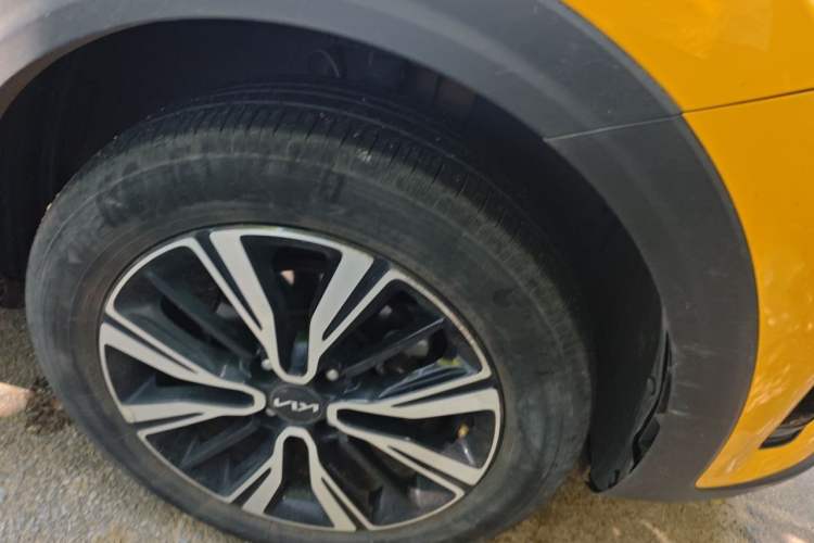 Used Kia kx1 Stonic 2021 1.4L CVT Sunroof Model Right Front Wheel Hub