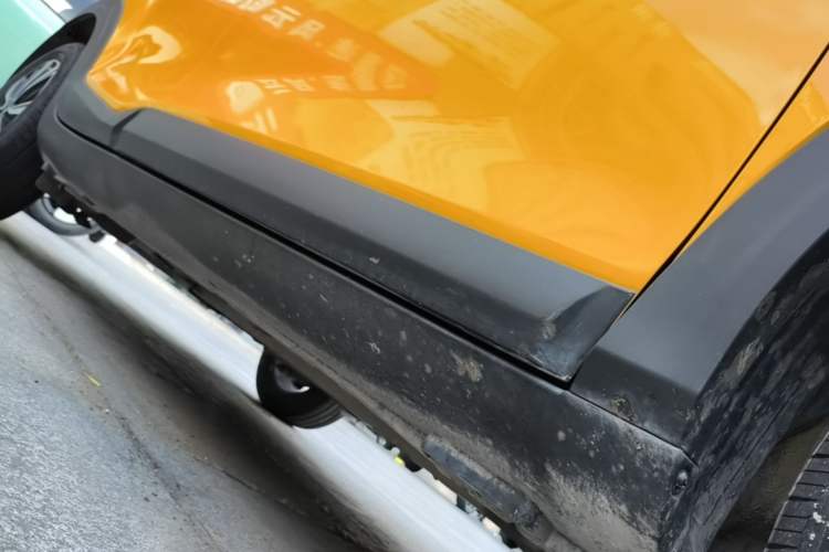 Used Kia kx1 Stonic 2021 1.4L Automatic Fun & Sport Edition Right Side Sill