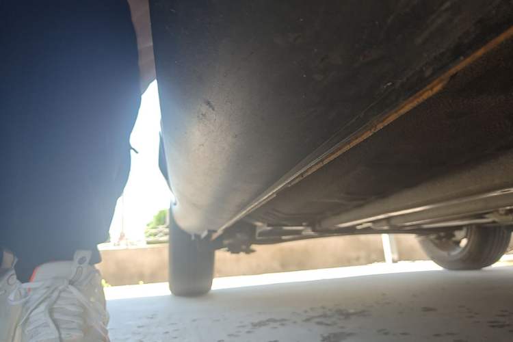 Used Kia kx1 Stonic 2021 1.4L CVT Fun & Sunroof Model Right Side Sill