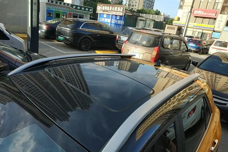Used Kia kx1 Stonic 2021 1.4L CVT Sunroof Model Roof