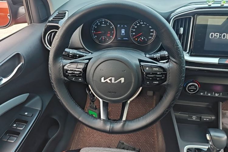 Used Kia kx1 Stonic 2021 1.4L CVT Sunroof Model Steering Wheel