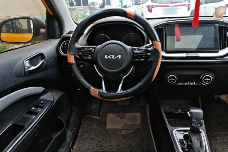Used Kia kx1 Stonic 2021 1.4L CVT Sunroof Model Steering Wheel