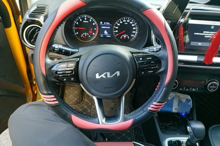 Used Kia kx1 Stonic 2021 1.4L CVT Sunroof Model Steering Wheel