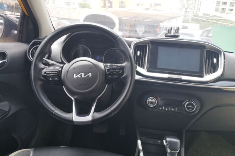 Used Kia kx1 Stonic 2021 1.4L CVT Sunroof Model Steering Wheel