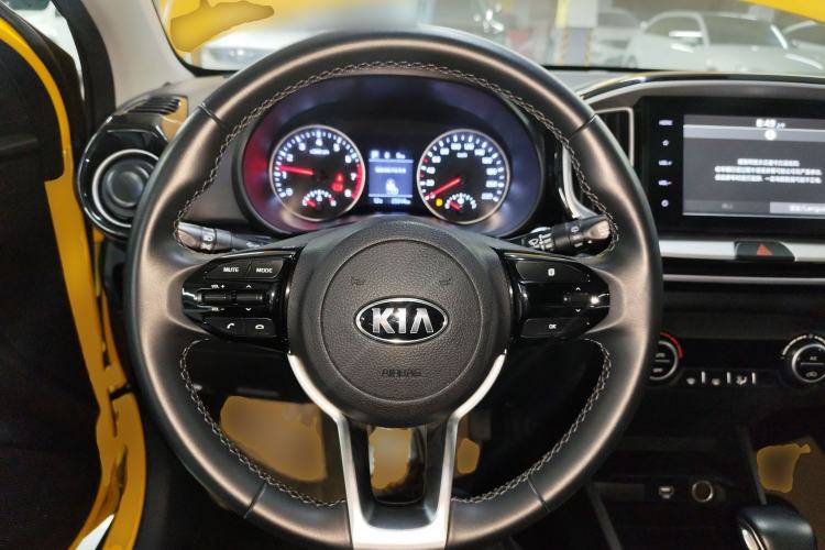 Used Kia kx1 Stonic 2021 1.4L Automatic Fun & Sport Edition Steering Wheel