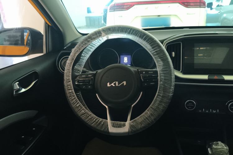 Used Kia kx1 Stonic 2021 1.4L CVT Sunroof Model Steering Wheel