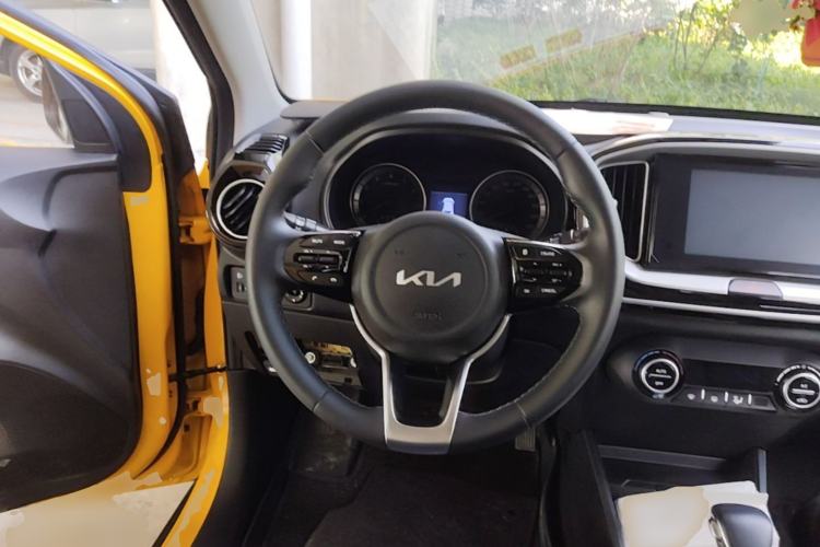 Used Kia kx1 Stonic 2021 1.4L CVT Fun & Sunroof Model Steering Wheel