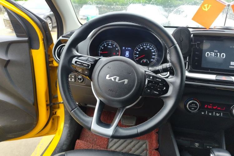 Used Kia kx1 Stonic 2021 1.4L CVT Sunroof Model Steering Wheel