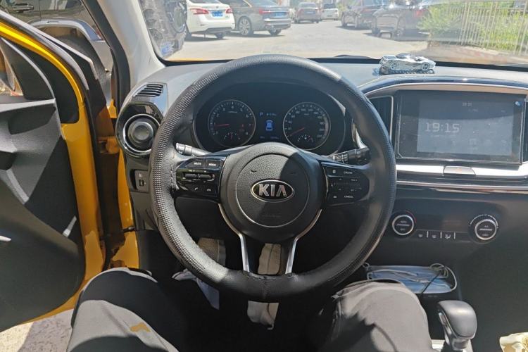 Used Kia kx1 Stonic 2021 1.4L CVT Fun & Sunroof Model Steering Wheel