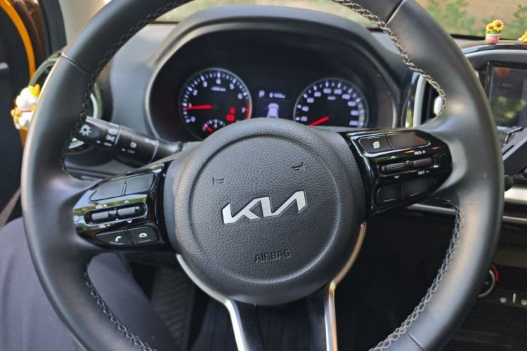 Used Kia kx1 Stonic 2021 1.4L CVT Sunroof Model Steering Wheel