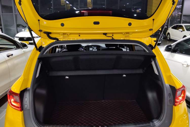 Used Kia kx1 Stonic 2021 1.4L CVT Fun & Sunroof Model Trunk