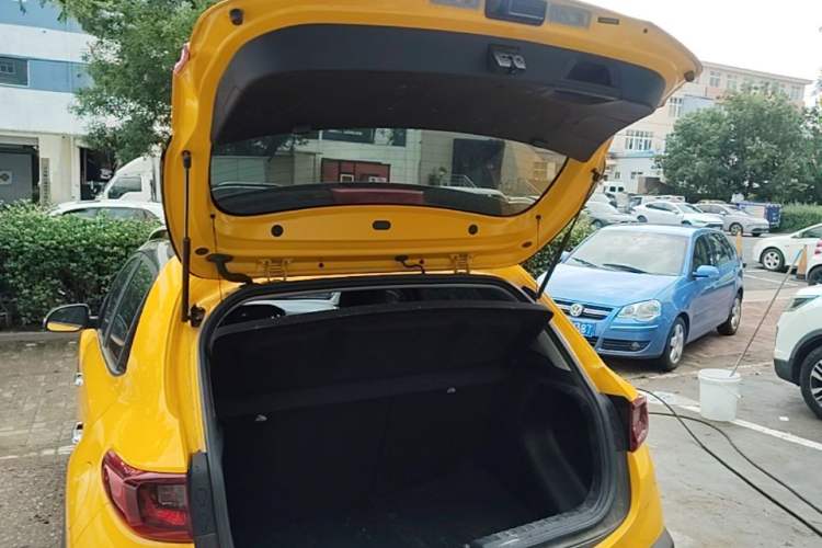 Used Kia kx1 Stonic 2021 1.4L CVT Fun & Sunroof Model Trunk