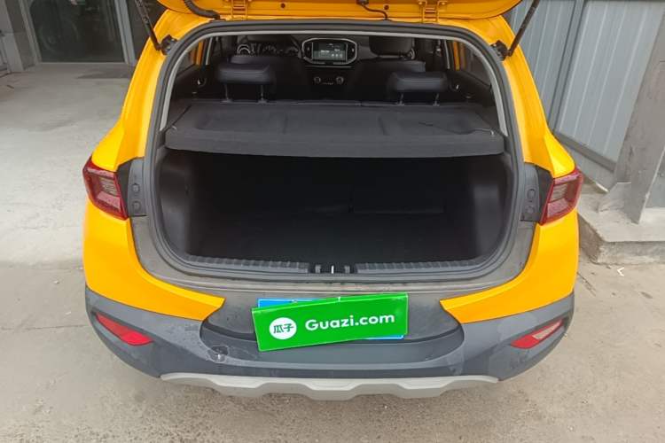 Used Kia kx1 Stonic 2021 1.4L CVT Fun & Sunroof Model Trunk