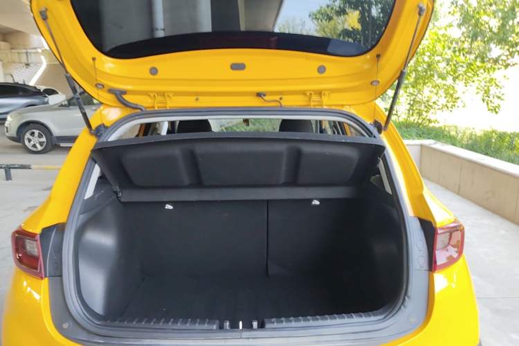 Used Kia kx1 Stonic 2021 1.4L CVT Fun & Sunroof Model Trunk