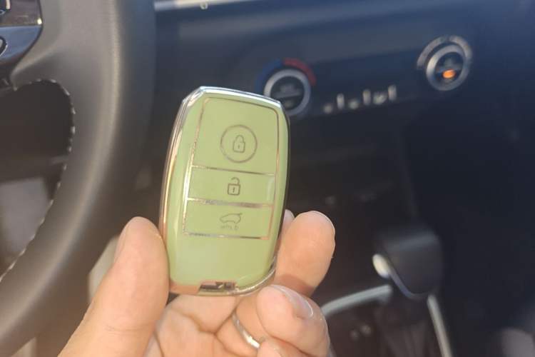 Used Kia kx1 Stonic 2021 1.4L CVT Fun & Sunroof Model Vehicle Key