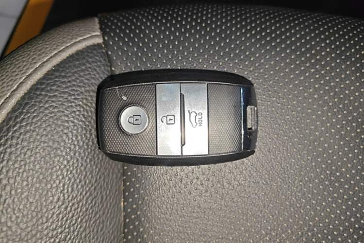 Used Kia kx1 Stonic 2021 1.4L CVT Fun & Sunroof Model Vehicle Key
