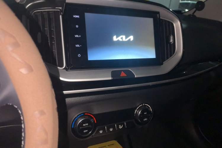 Used Kia kx1 Stonic 2026 Model 1.4L Sunroof Edition Audio And AC Panel
