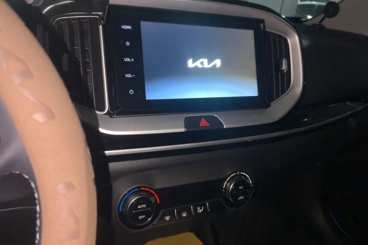 Used Kia kx1 Stonic 2026 Model 1.4L Sunroof Edition Audio And AC Panel