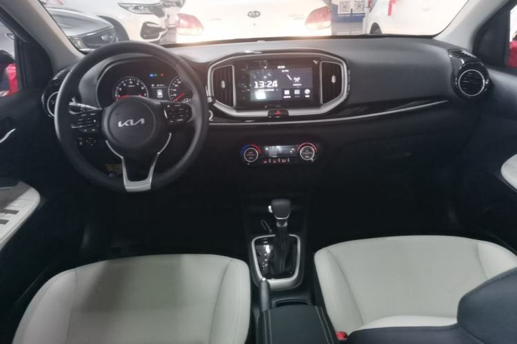 Used Kia kx1 Stonic 2026 Model 1.4L Sunroof Edition Center Console