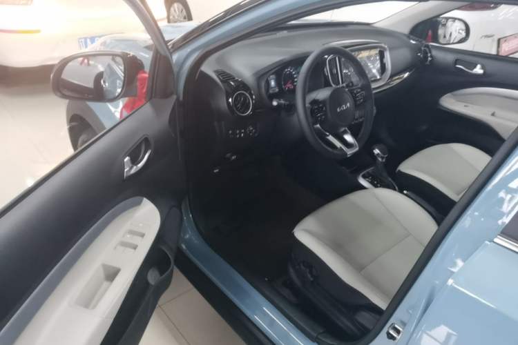 Used Kia kx1 Stonic 2026 Model 1.4L Sunroof Edition Driver Seat